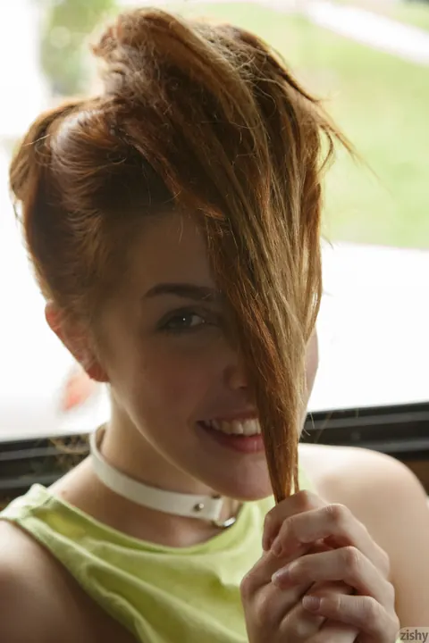 Amarna Miller: European Redhead Pulls Pantyhose Aside and Spreads Her Hairy Pussy – photo 3 of 11