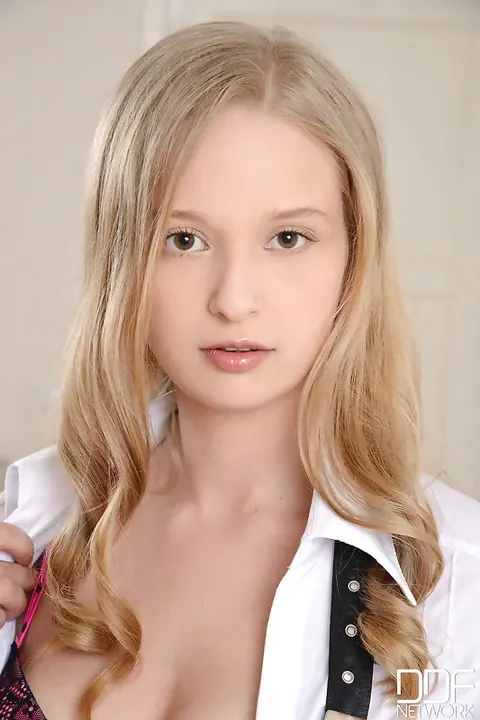 Inga Zolva: European Blonde Reveals Lingerie Bra Under White Blouse – photo 10 of 12