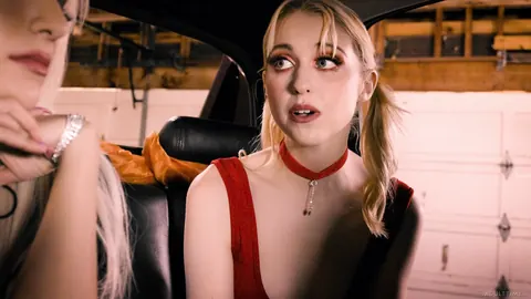 Chloe Couture & Hime Marie: Thick Blonde Facesits Her Partner Outdoors – photo 5 of 21
