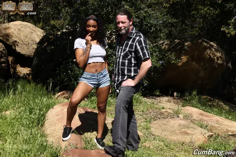 Sizi Sev: Ebony Beauty Takes Interracial Blowbang and Facials Outdoors – photo 7 of 21
