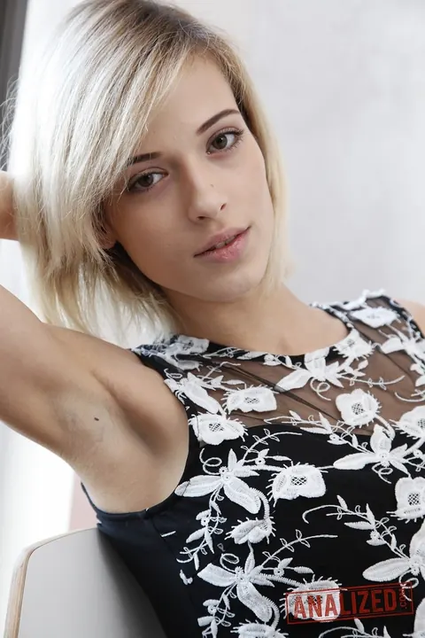Ria Sunn: Pale Blonde with Small Natural Tits Shows Off Her Ass and Pussy – photo 2 of 16