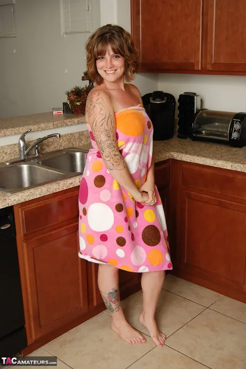 Thick Redhead MILF Undresses and Spreads in the Kitchen – photo 1 of 20