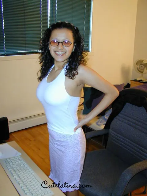 Thick Latina in Glasses Masturbates on the Office Chair – photo 4 of 12