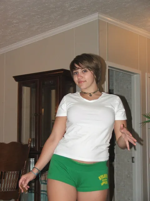 Roxy Belladonna: Brunette Undresses and Poses Showing Her Natural Tits – photo 16 of 21