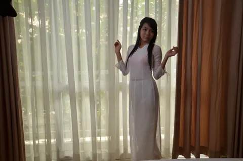 Skinny Asian Brunette Shows Off Her Big Ass – photo 10 of 21