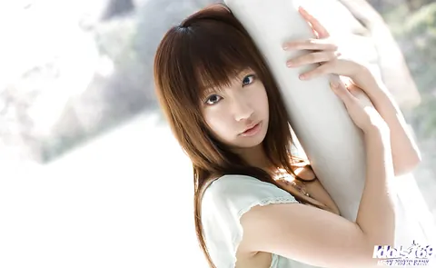 Hina Kurumi: Japanese Brunette Reveals Her Natural Tits in Lingerie Outdoors – photo 2 of 15