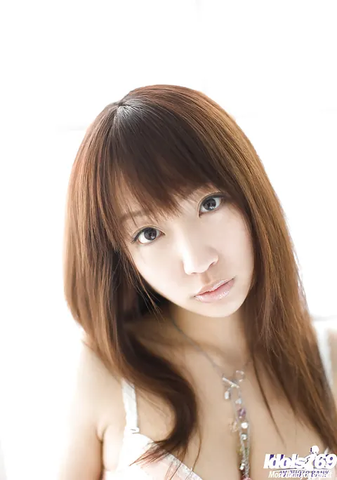 Hina Kurumi: Japanese Brunette Reveals Her Natural Tits in Lingerie Outdoors – photo 9 of 15