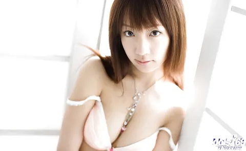 Hina Kurumi: Japanese Brunette Reveals Her Natural Tits in Lingerie Outdoors – photo 10 of 15