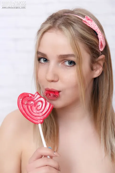 Blonde PAWG Peels Off Her Panties While Sucking a Lollipop – photo 17 of 20