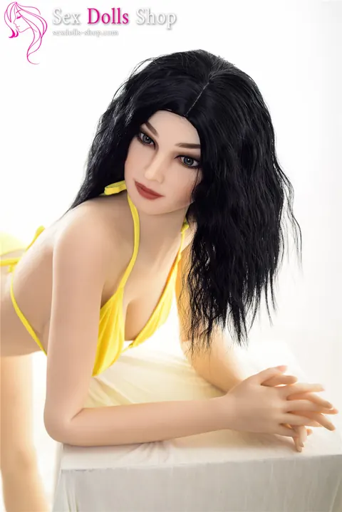 Woman in a Yellow Bikini Shows Her Big Ass and Poses Nude – photo 14 of 21