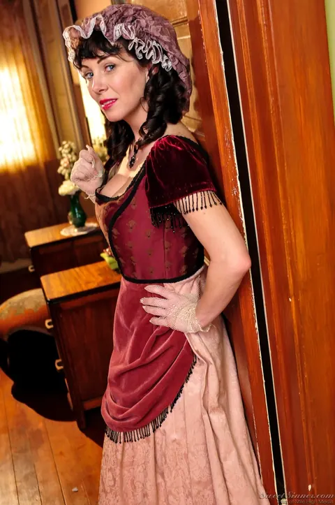 Ray Veness: Brunette MILF Shows Her Big Tits in Medieval Costume – photo 11 of 15