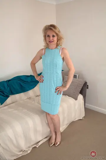 Lily Roma – Mature Blonde Lifts Her Skirt and Spreads Her Hairy Pussy