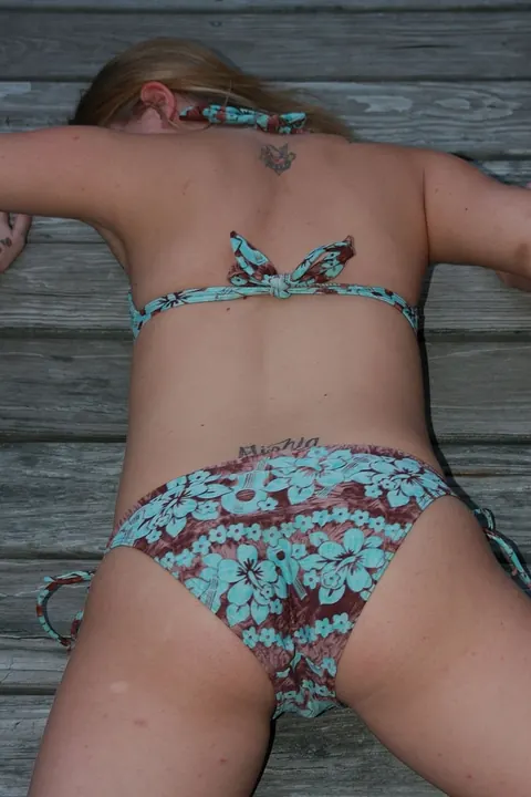 Skinny Amateur Poses in a Bikini by the Pool – photo 12 of 21
