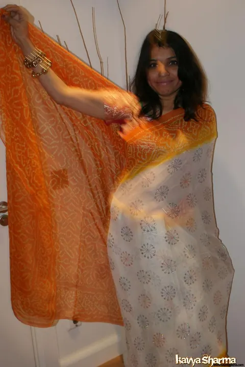 Kavya Sharma: Busty Indian MILF Strips Out of Her Traditional Clothes and Spreads – photo 3 of 12