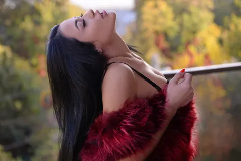 Julia Joy: PAWG Flaunts Her Big Ass in Lingerie Outdoors – photo 9 of 20