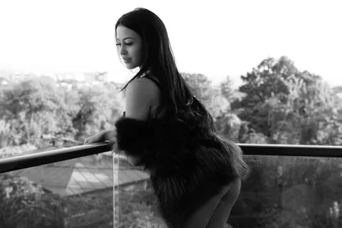Julia Joy: PAWG Flaunts Her Big Ass in Lingerie Outdoors – photo 14 of 20
