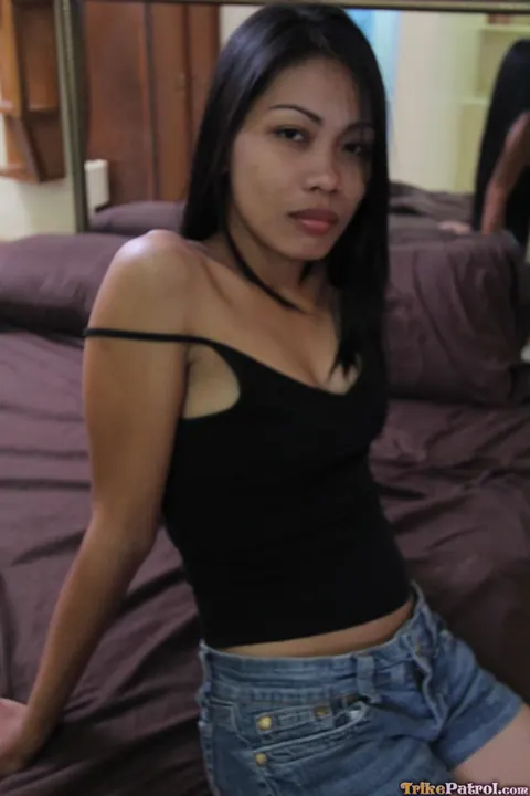 Filipina Kisses Her Partner Before Getting Fucked and Jizzed – photo 16 of 21