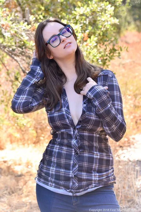 Jay Taylor: Redhead MILF Shows Her Big Natural Tits Outdoors in Glasses – photo 3 of 20