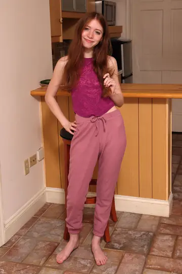 Myra Glasford – Slim Redhead Amateur Shows Off Her Natural Tits