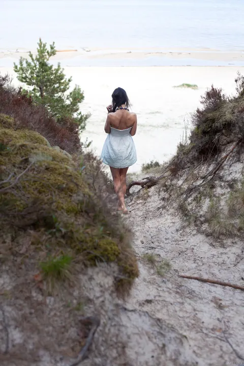Woman Undresses and Spreads Her Legs on the Beach – photo 21 of 21