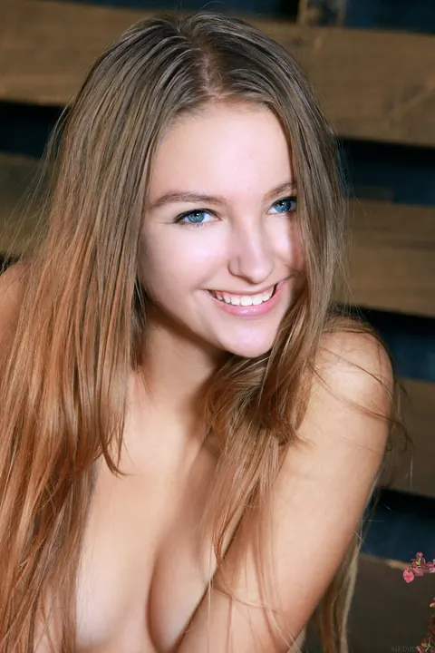 Alessa Z: Brunette with Natural Tits Spreads Her Pussy Lips Wide – photo 16 of 21