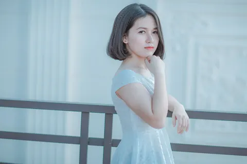 Asian Woman Strips Out of Her Dress in Public – photo 18 of 20