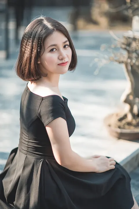 Asian Woman Strips Out of Her Dress in Public – photo 2 of 20