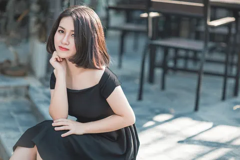 Asian Woman Strips Out of Her Dress in Public – photo 17 of 20