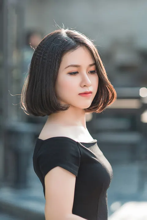 Asian Woman Strips Out of Her Dress in Public – photo 7 of 20