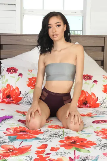Tall Ebony Brunette Toys Her Pussy and Spreads Wide in the Bedroom