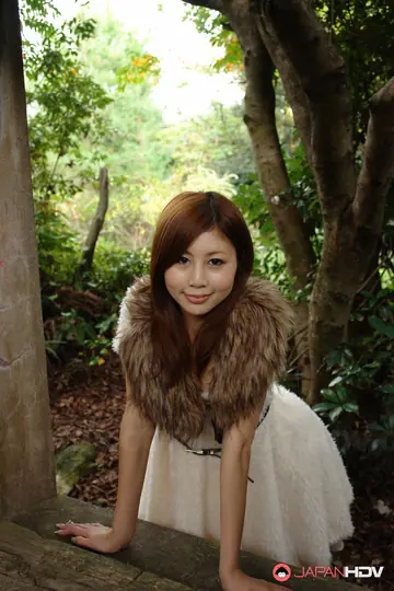 Japanese Woman Strips Nude and Poses Fully Naked