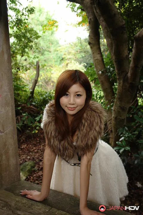 Japanese Woman Strips Nude and Poses Fully Naked – photo 1 of 20