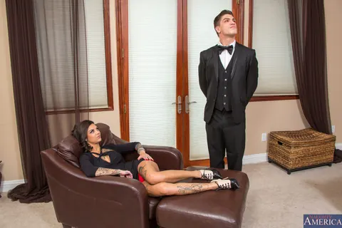 Bonnie Rotten: Tall Tattooed MILF in Heels Takes Anal and a Facial – photo 1 of 21