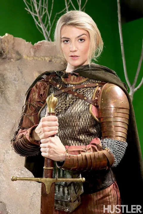 Amanda Tate: Thick Blonde Strips Out of Medieval Cosplay and Spreads – photo 2 of 16