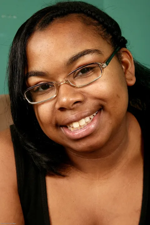 Monica Jimenez: Ebony BBW Poses Nude in Her Glasses – photo 1 of 21