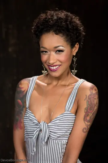 Skin Diamond – Slim Ebony Babe in Bondage Plays with a Dildo and Shows Her Feet