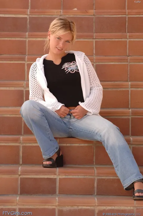 Katerina Covet: Blonde in Panties and Jeans Flashes Her Shaved Pussy Outdoors – photo 10 of 20