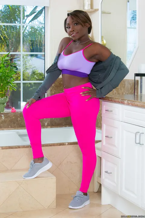 Osa Lovely: Ebony MILF in Panties Spreads in the Bathroom – photo 2 of 20