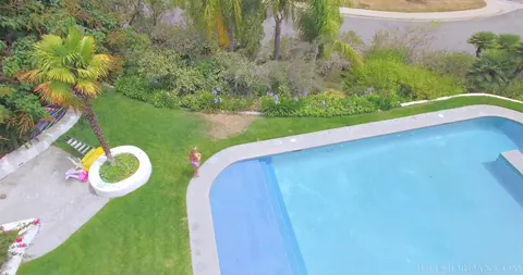 Alexis Texas: Thick Blonde MILF Takes Anal Toy and Cock by the Pool – photo 2 of 21