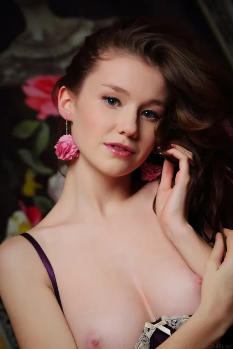 Emily Bloom: Busty Brunette with Natural Tits Undresses and Spreads Her Shaved Pussy – photo 11 of 20