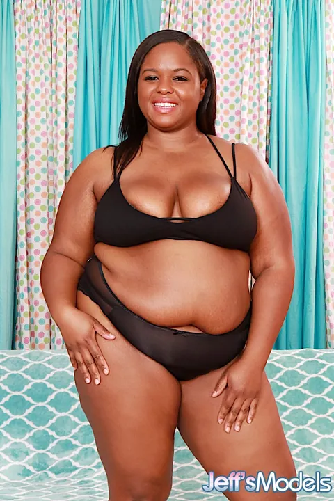 Olivia Leigh: Ebony BBW in Lingerie Spreads Her Oiled Pussy – photo 1 of 16