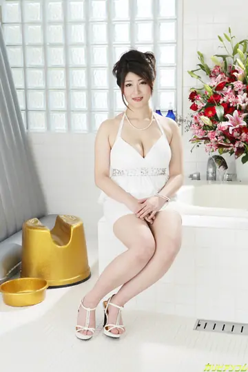 Rina Araki – Asian BBW with Big Tits Fucks in the Bathroom and Bedroom