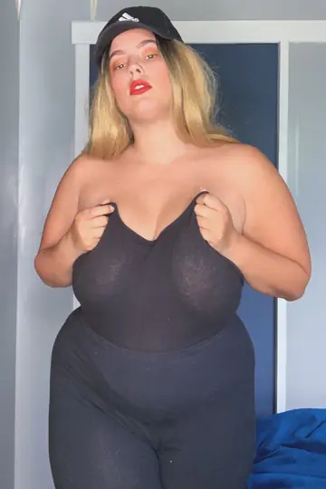 Jordyn khaled – BBW Blonde Shows Her Big Tits in Stockings