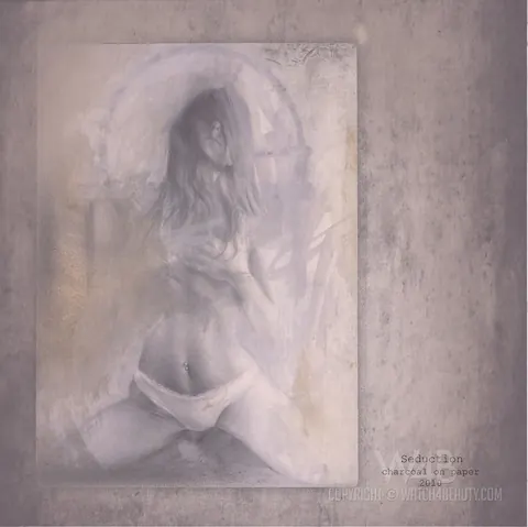 Woman Strips Nude and Poses Among Paintings – photo 11 of 18