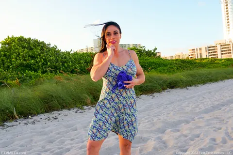 Athletic Latina MILF Poses Nude and Spreads on the Beach – photo 3 of 21