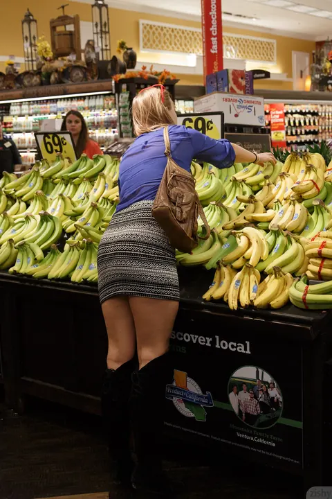 Deirdre Collins: Redhead Flashes Her Big Natural Tits in Public – photo 1 of 11