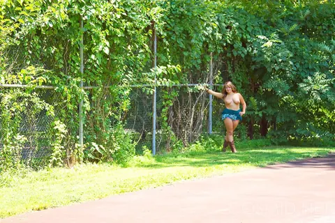 Busty BBW Strips Off Her Skirt Outdoors and Bares Her Big Ass – photo 13 of 16