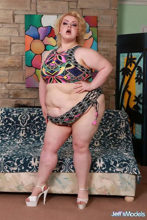 Velma Voodoo: Curvy Blonde Sucks Cock and Gets Fucked Hard – photo 1 of 21