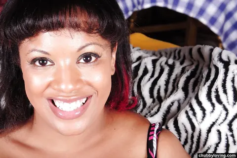 Betty Blac: Curvy Ebony MILF Spreads Her Pussy in a Skirt – photo 1 of 16