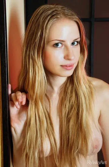 Thick Hairy Blonde Poses Nude Showing Her Big Ass